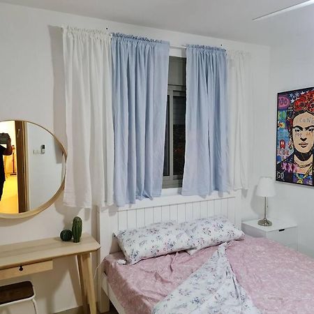 מרחק נגיעה בתקווה Leilighet Petach Tikva Eksteriør bilde
